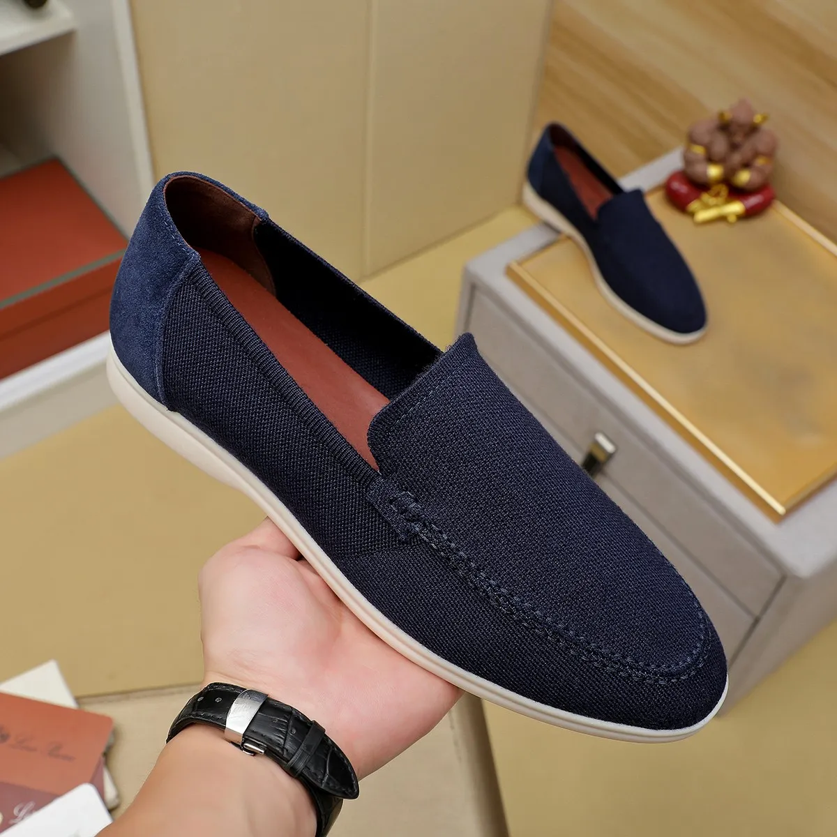 Men's Men's Shoes 💰 400 Loro PIana moccasin made of wish wool fabric. The upper is made of knitted fabric, made on a loom, and then attached to a rubber sole. The Rain System's water-repellent treatment enhances the shoe's functional design, while the suede details give the shoe a sense of elegance and sophistication. Made from Wish, fine wool from Australian and New Zealand Merino sheep 38-44